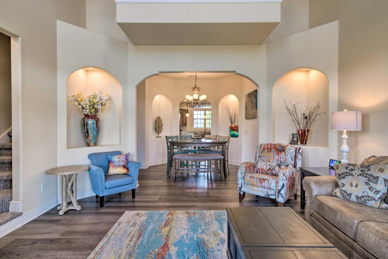Luxe Branson Retreat With Mtn Views And Pool Access! Appartement Buitenkant foto