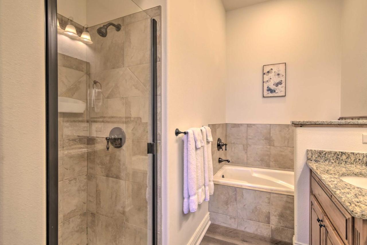Luxe Branson Retreat With Mtn Views And Pool Access! Appartement Buitenkant foto
