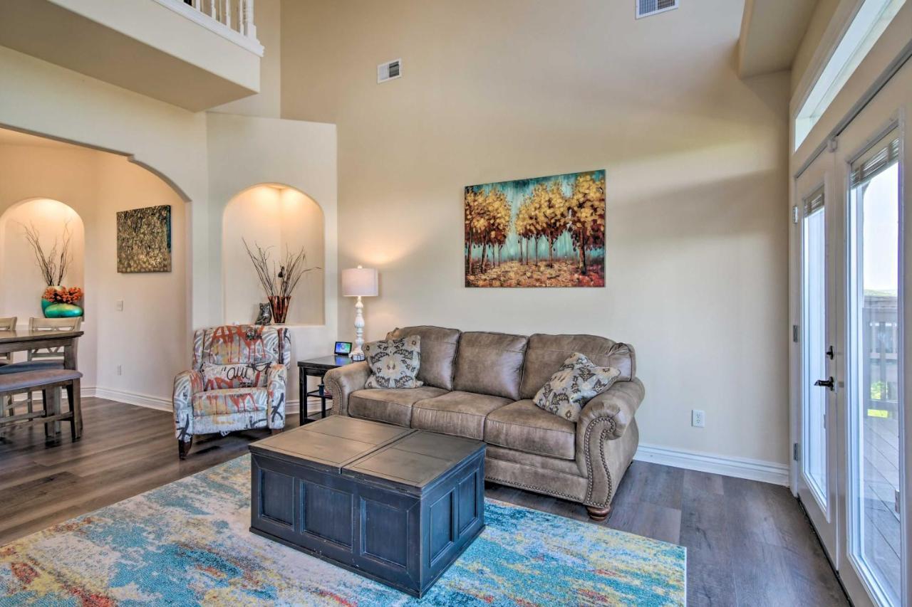Luxe Branson Retreat With Mtn Views And Pool Access! Appartement Buitenkant foto
