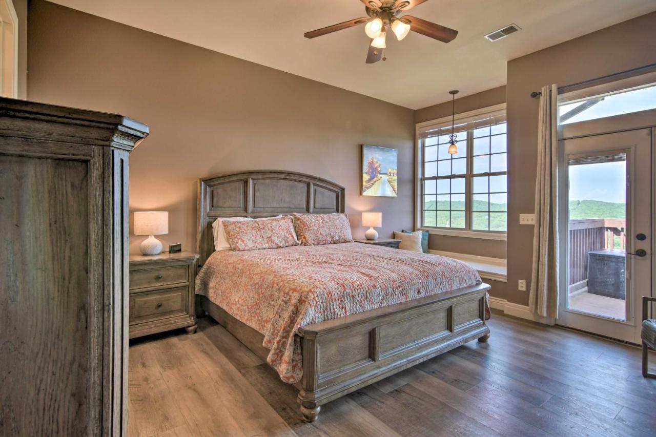 Luxe Branson Retreat With Mtn Views And Pool Access! Appartement Buitenkant foto