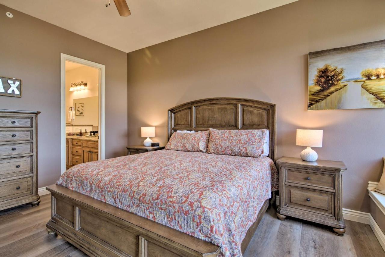 Luxe Branson Retreat With Mtn Views And Pool Access! Appartement Buitenkant foto