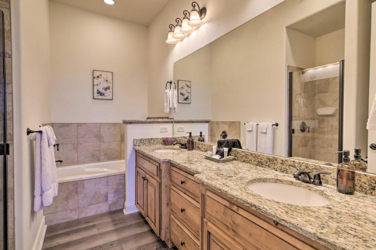 Luxe Branson Retreat With Mtn Views And Pool Access! Appartement Buitenkant foto