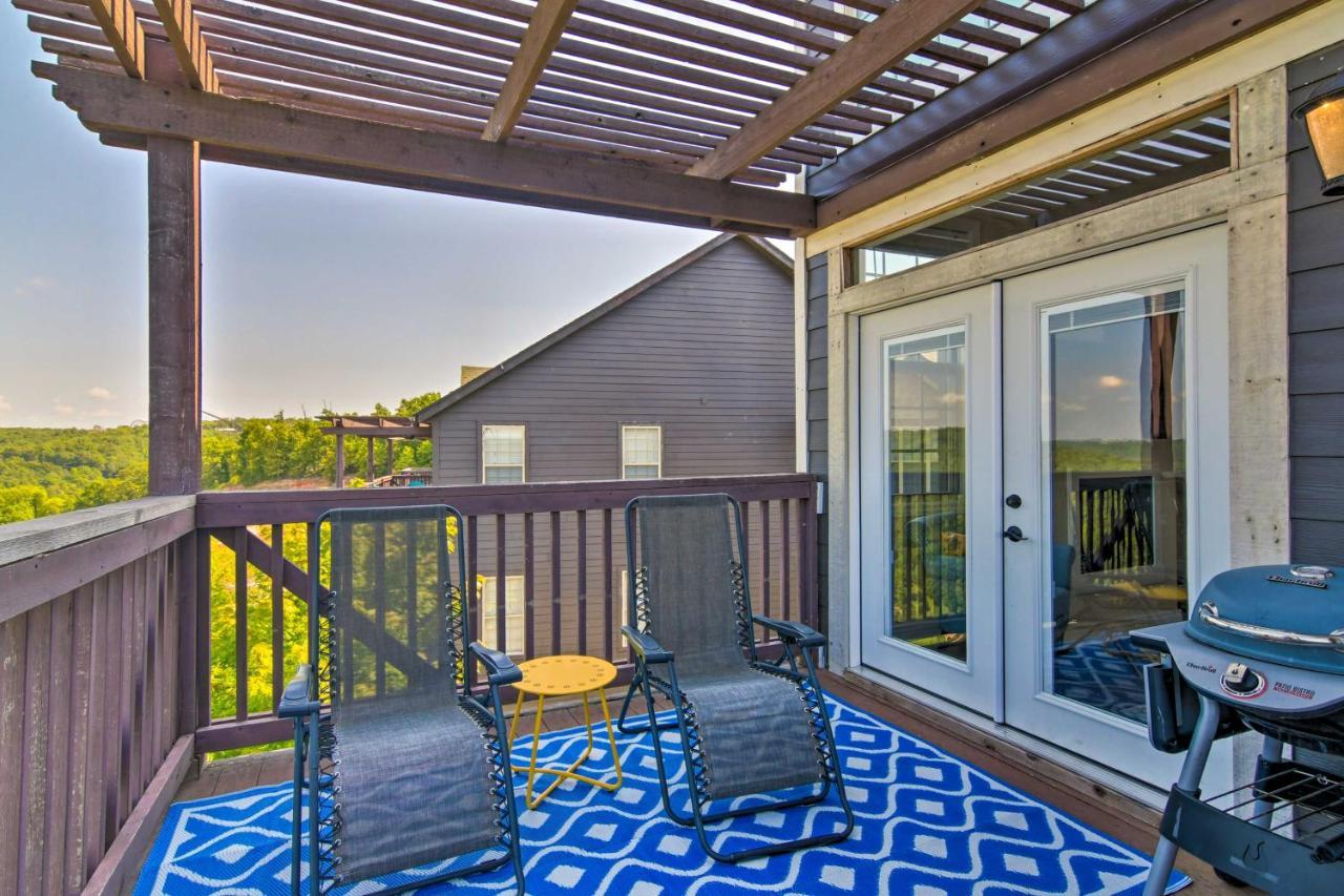 Luxe Branson Retreat With Mtn Views And Pool Access! Appartement Buitenkant foto